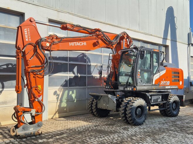 Hitachi ZX220W-7