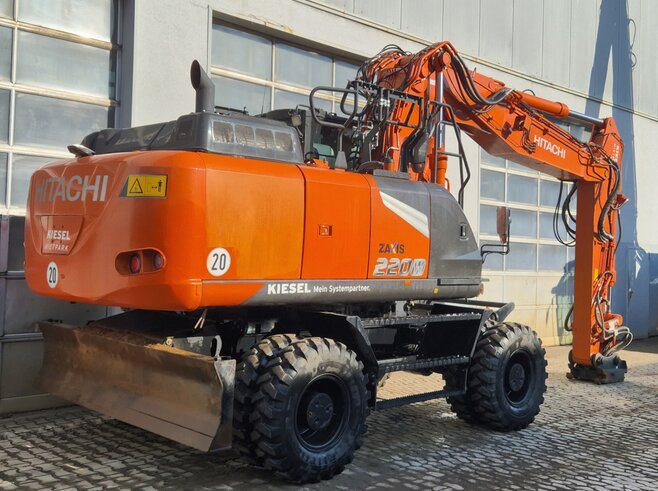 Hitachi ZX220W-7