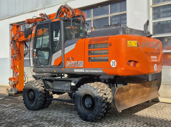Hitachi ZX220W-7