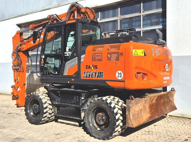 Hitachi ZX180W-7