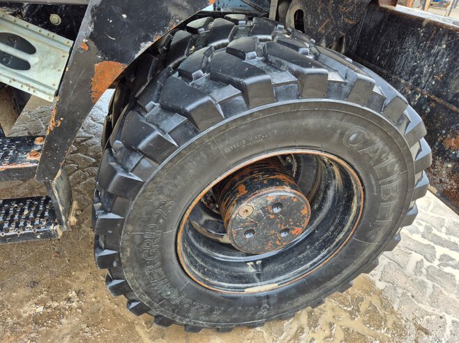 Hitachi ZX170W-5