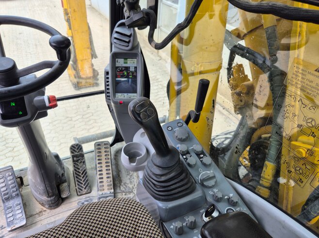 Hitachi ZX170W-5