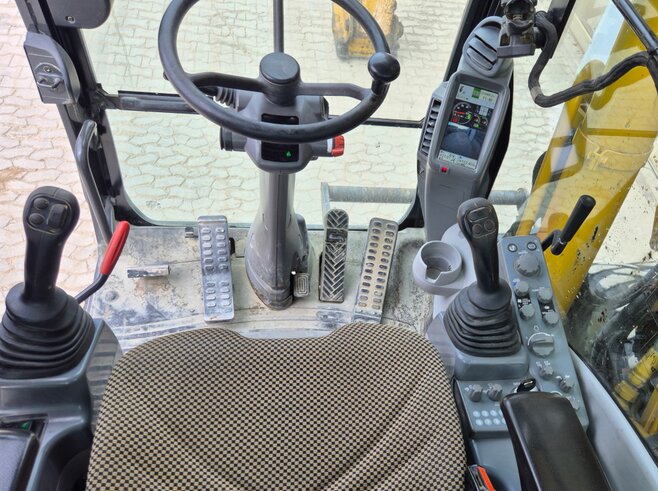 Hitachi ZX170W-5