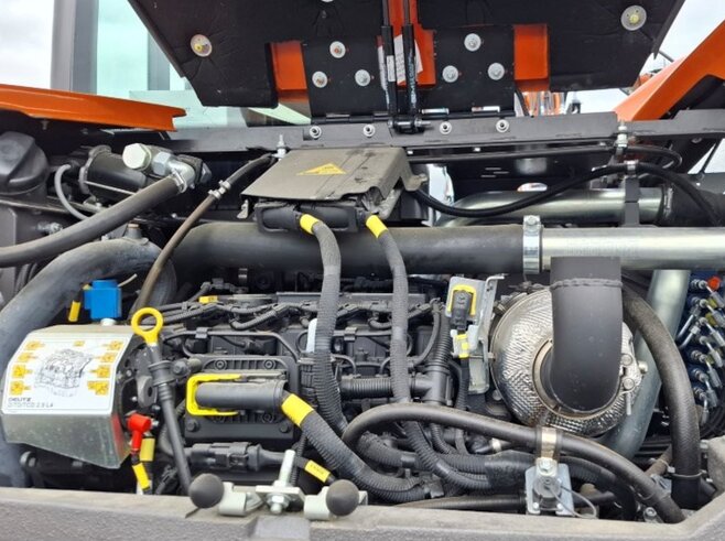 Hitachi ZX95W-7