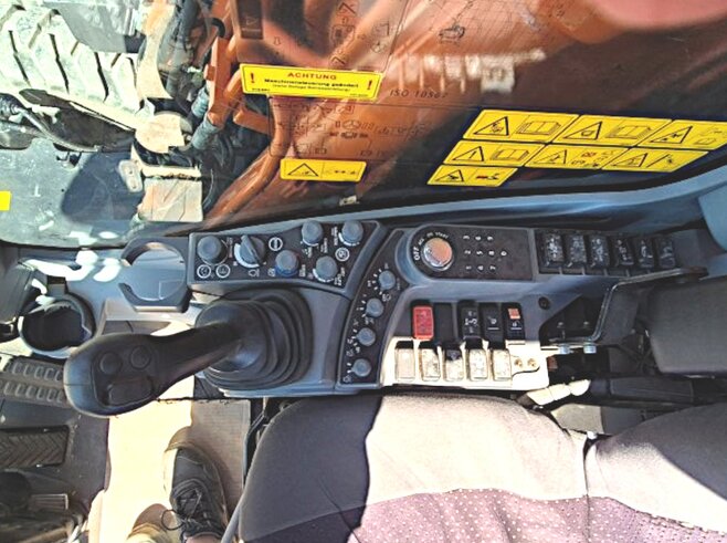 Hitachi ZX135W-7