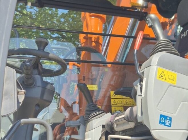 Hitachi ZX135W-7