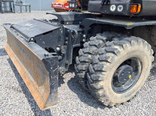 Hitachi ZX220W-7