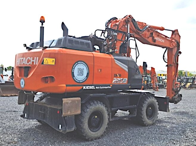 Hitachi ZX220W-7