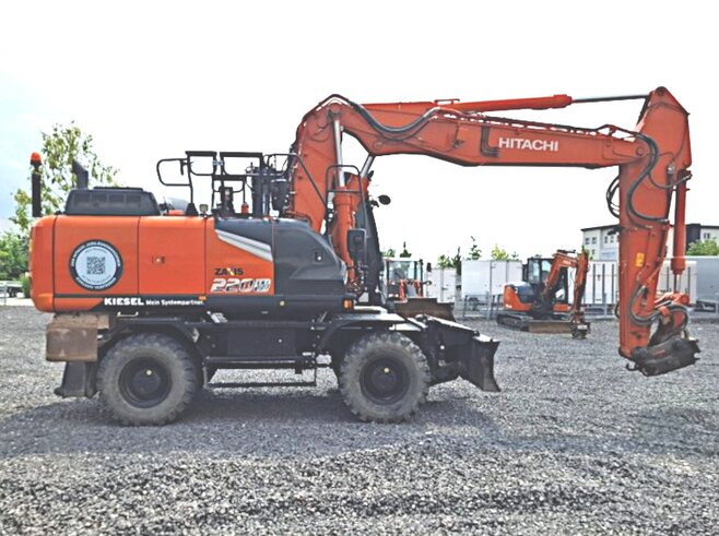 Hitachi ZX220W-7