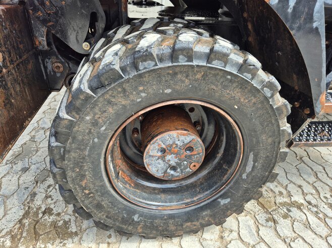 Hitachi ZX170W-6