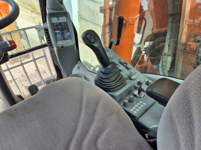 Hitachi ZX170W-6
