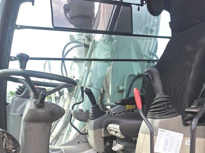 Hitachi ZX220W-5