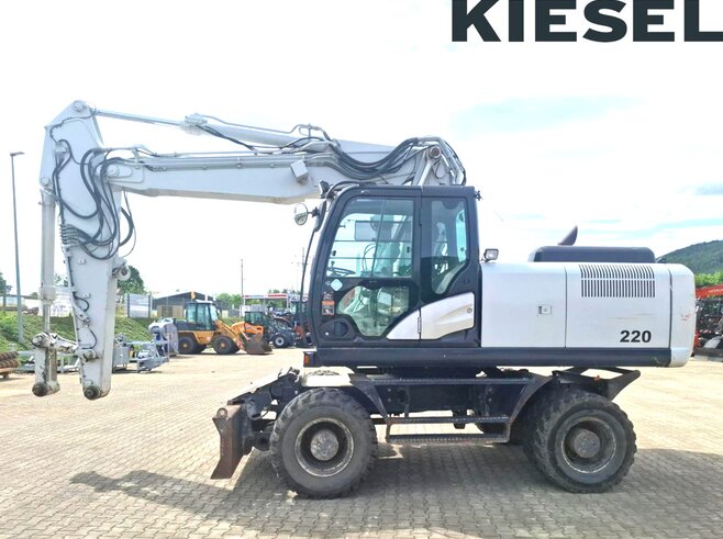 Hitachi ZX220W-5