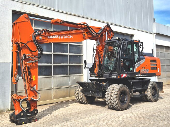 Hitachi ZX220W-7