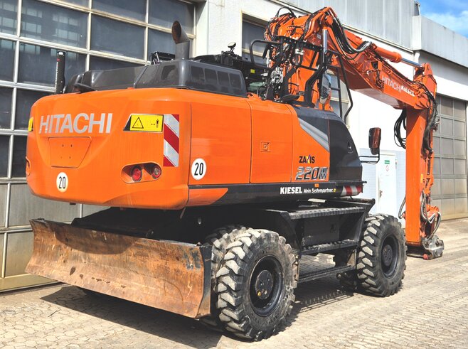 Hitachi ZX220W-7