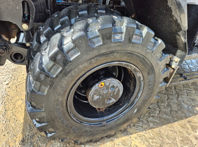 Hitachi ZX220W-7