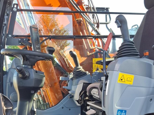 Hitachi ZX155W-7