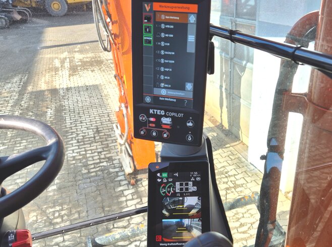 Hitachi ZX220W-7