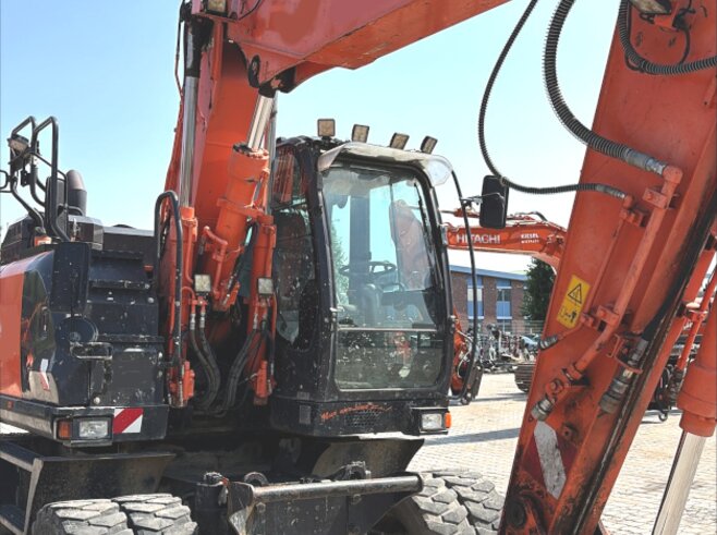 Hitachi ZX140W-6