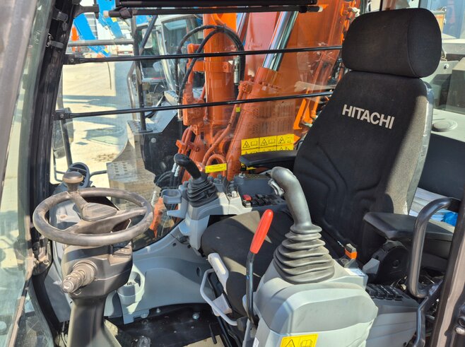 Hitachi ZX175W-7