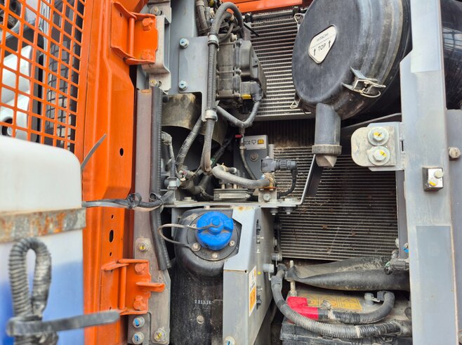 Hitachi ZX135W-7