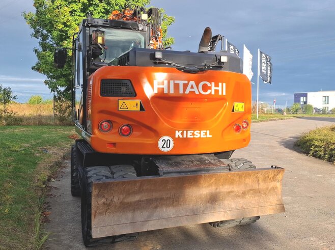 Hitachi ZX135W-7