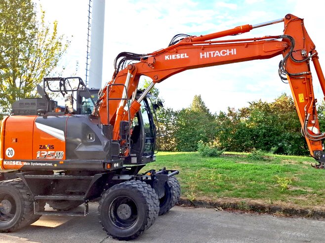 Hitachi ZX135W-7