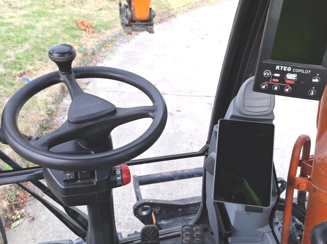 Hitachi ZX135W-7