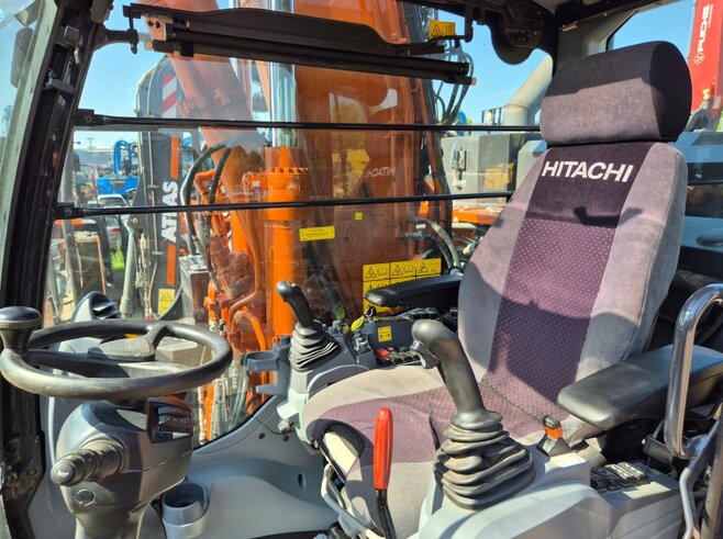 Hitachi ZX155W-7