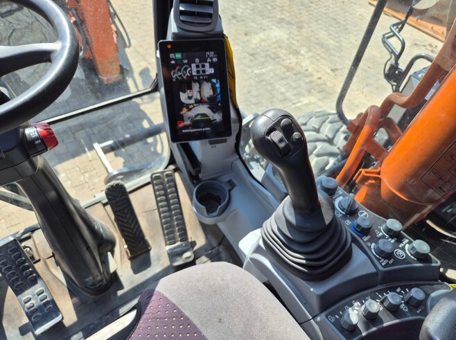 Hitachi ZX155W-7