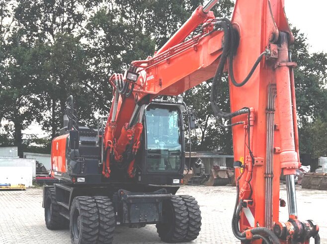 Hitachi ZX170W-6