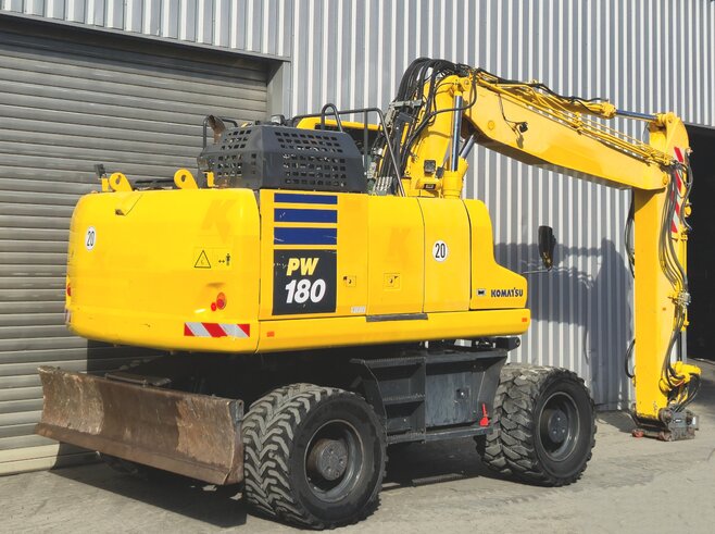 Komatsu PW180-11