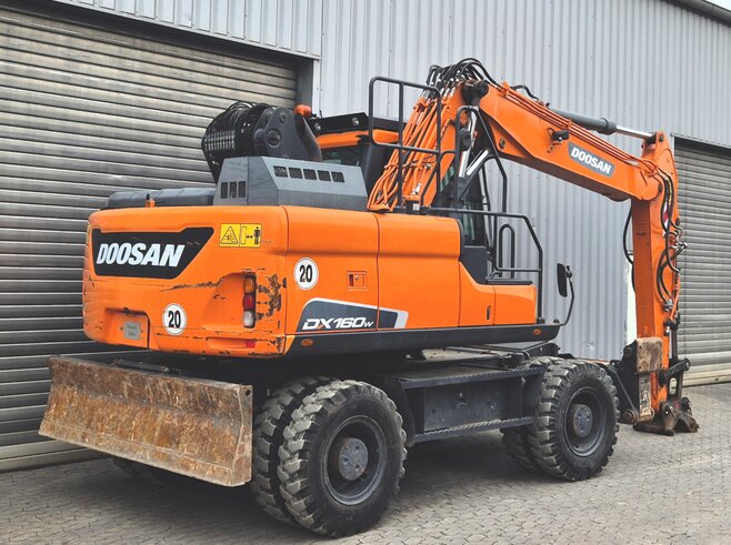 Doosan DX160W-5
