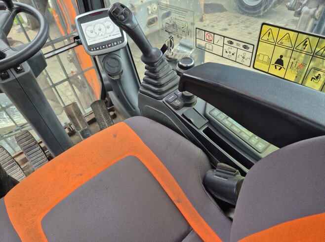 Doosan DX160W-5
