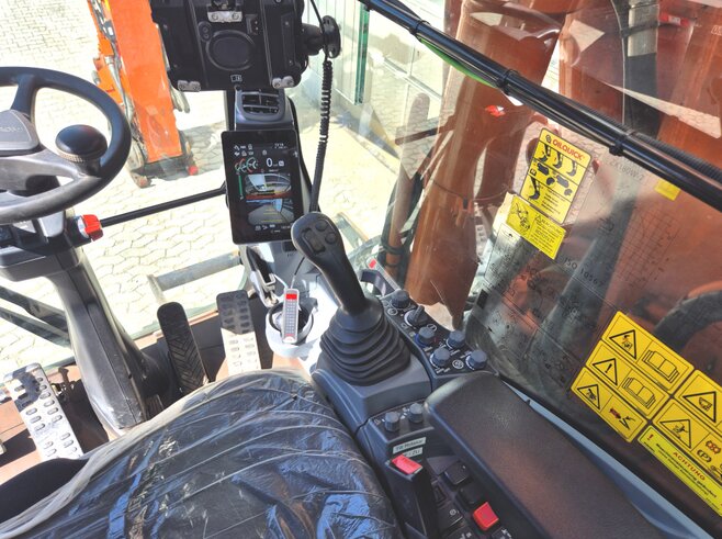 Hitachi ZX180W-7