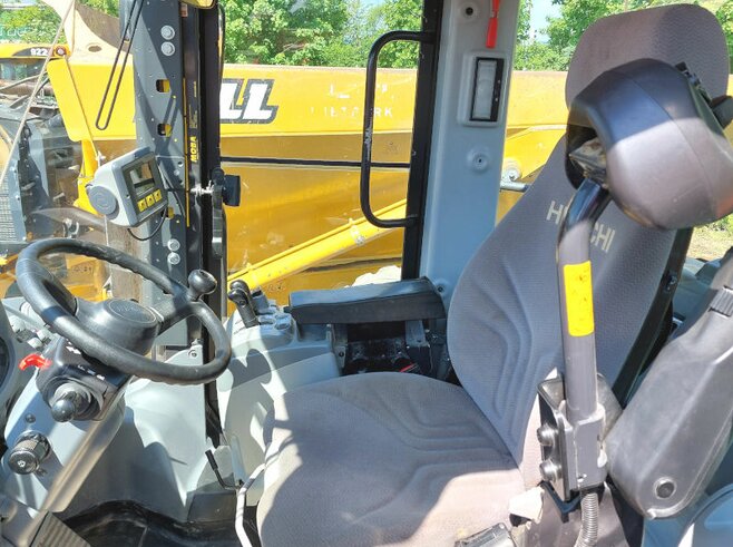 Hitachi ZW310-6