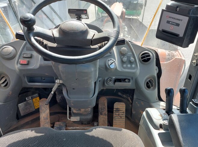 Hitachi ZW310-6