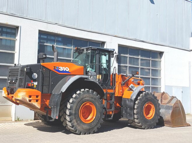 Hitachi ZW310-6