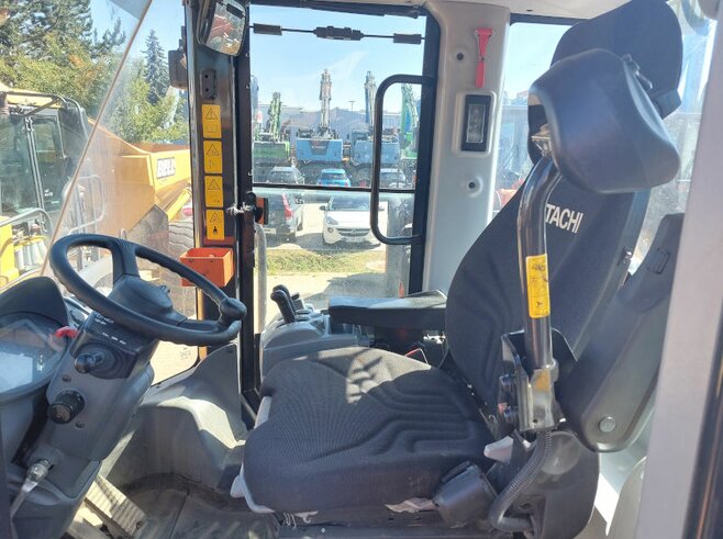 Hitachi ZW310-6