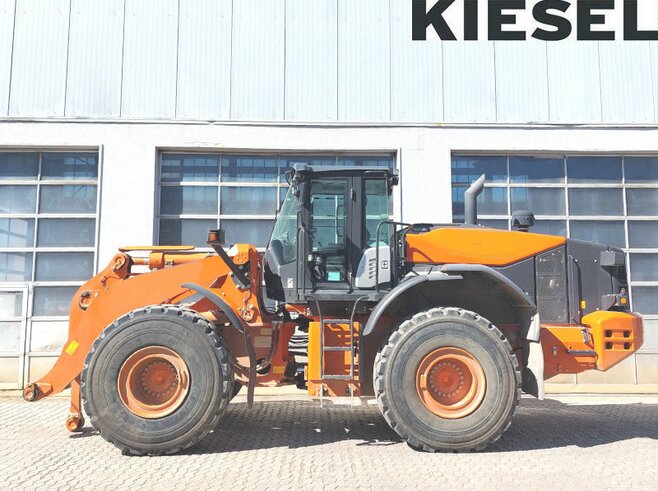 Hitachi ZW310-6