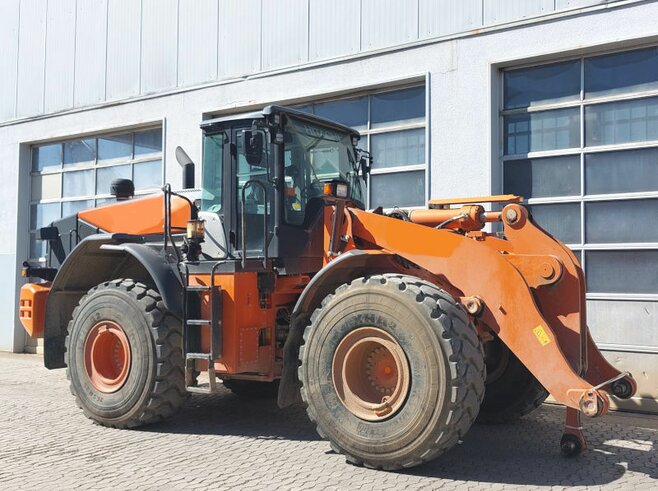 Hitachi ZW310-6