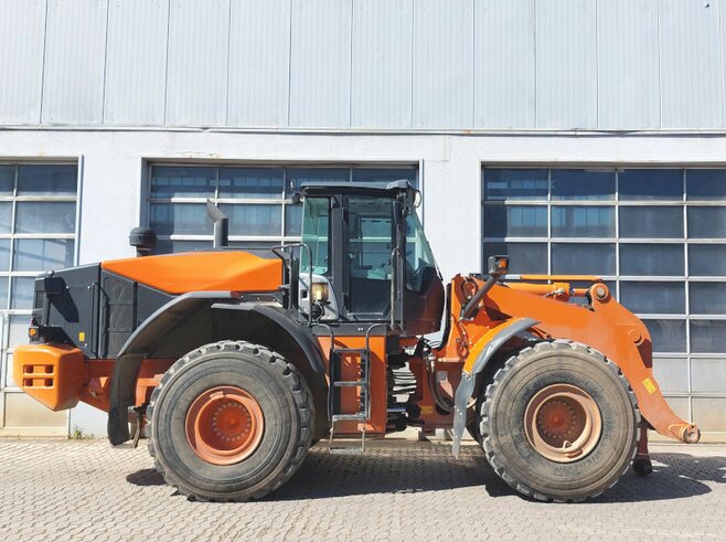 Hitachi ZW310-6