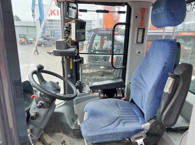 Hitachi ZW310-6