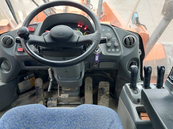 Hitachi ZW310-6