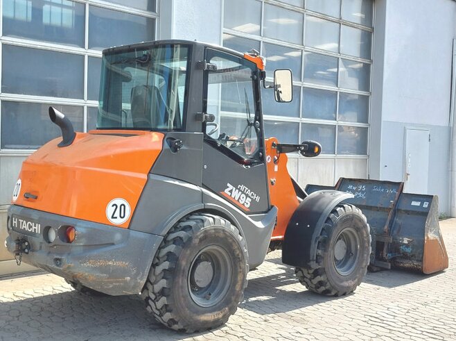 Hitachi ZW95-6