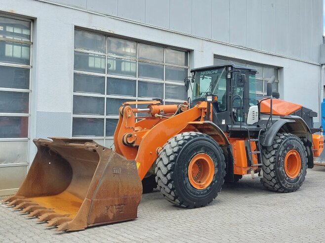 Hitachi ZW310-6