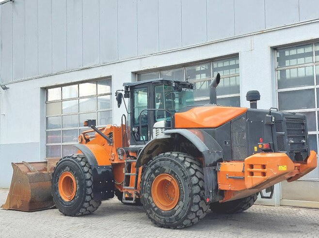 Hitachi ZW310-6