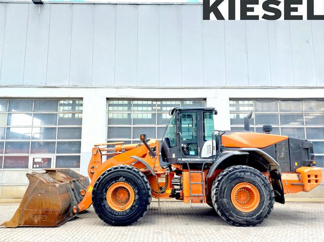 Hitachi ZW310-6