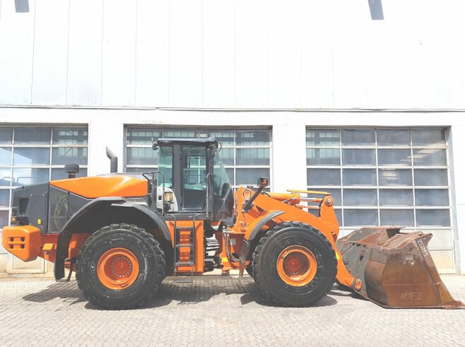 Hitachi ZW310-6