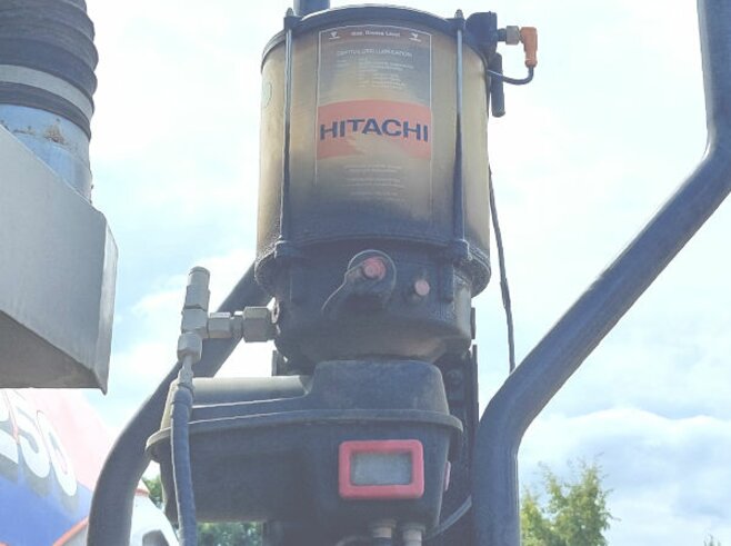 Hitachi ZW250-6
